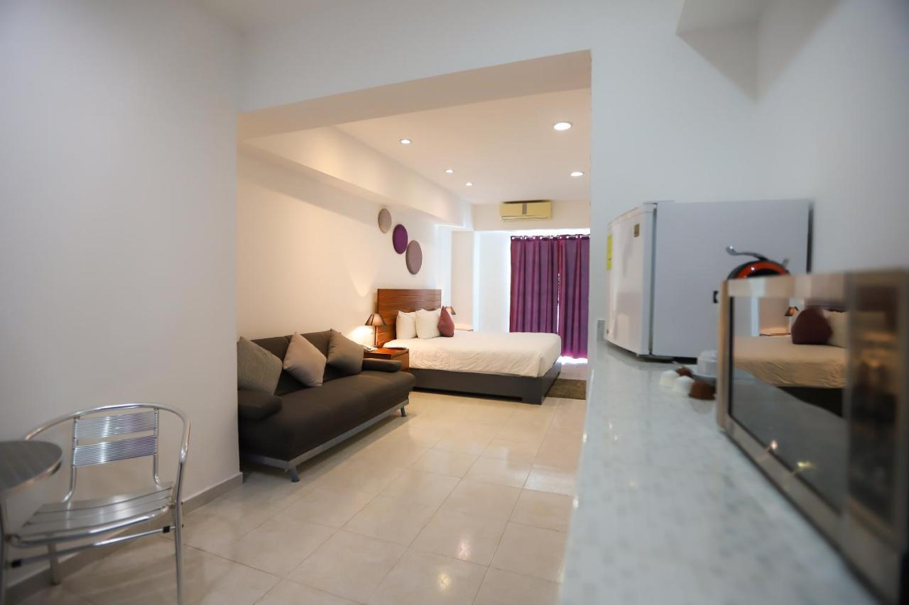 1 King Bed 1 Sofa Bed Suite Non-Smoking,1356545132:JPEG